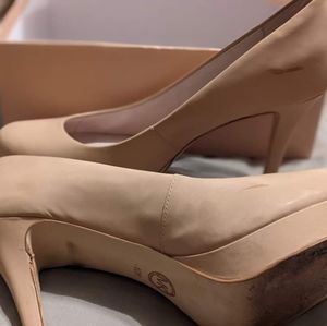 Nude Michael Kors pumps size 10